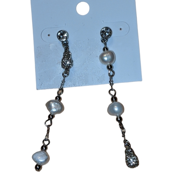 White House black market earrings - Picture 1 of 3